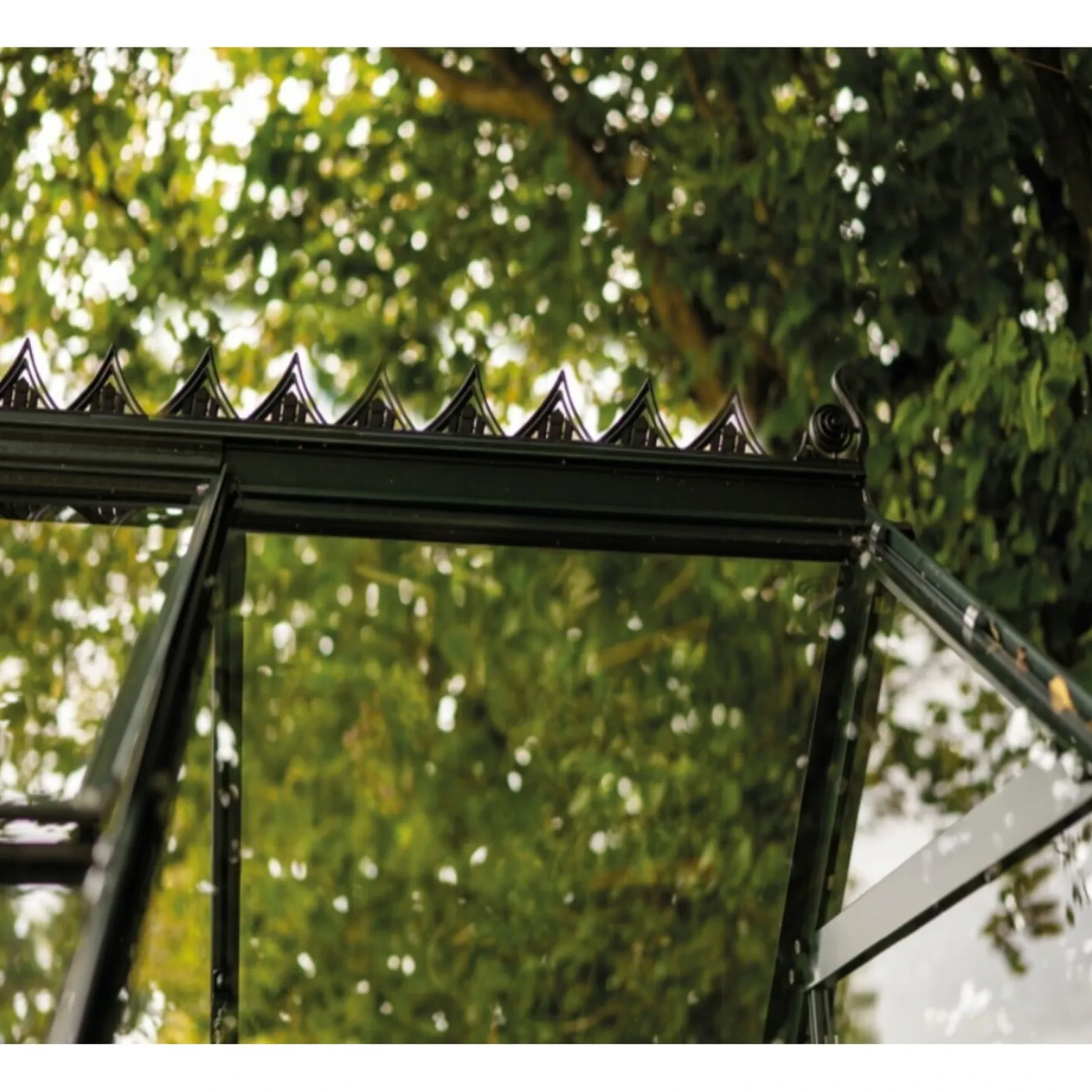 HALLS ICON 6 4,9 M2 TAGUDSMYKNING