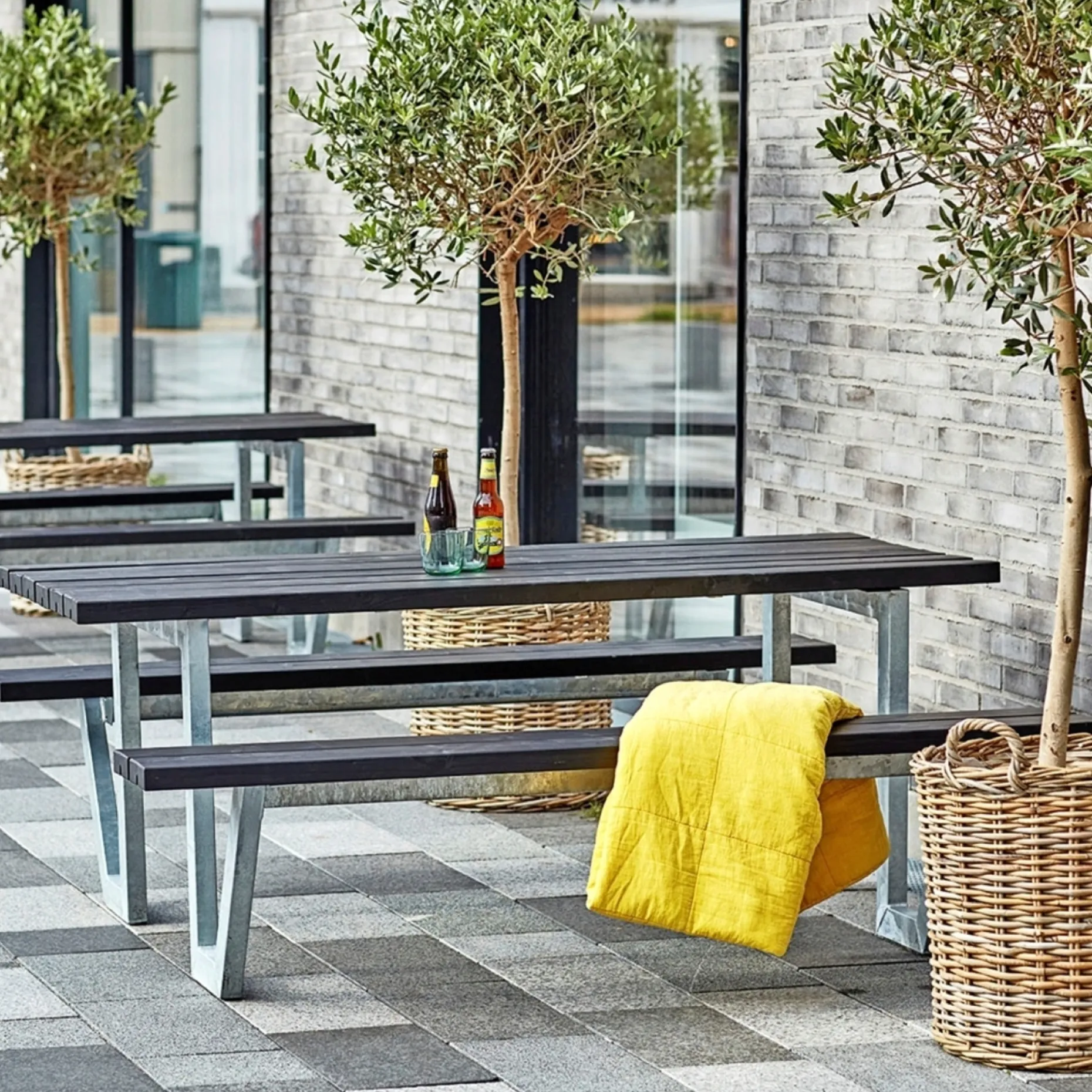 PLUS WEGA BORDBÆNKESÆT SORT