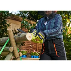 RYOBI GRENSAV AKKU 15 CM MED BATTERI OG LADER